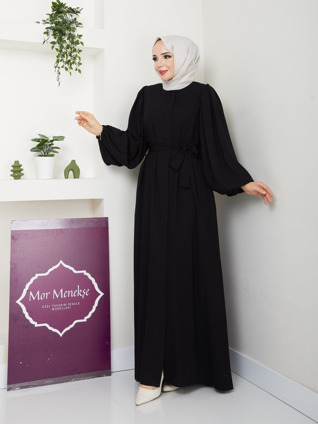 Siyah Balon Kol Model Ferace - Safir Medine İpeği - kumaş detayı