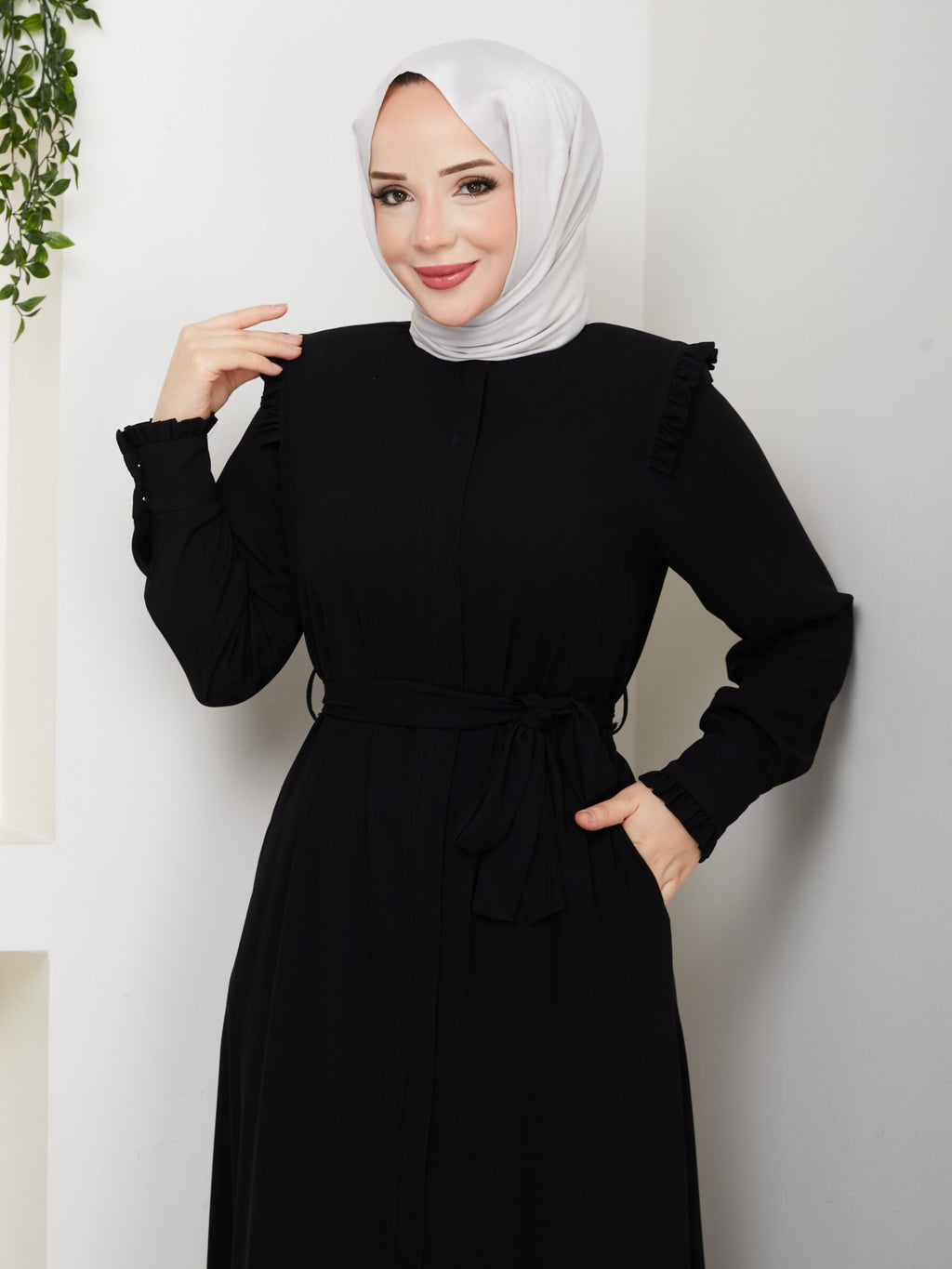 Siyah Omuz Fırfırlı Ferace - #S-1004