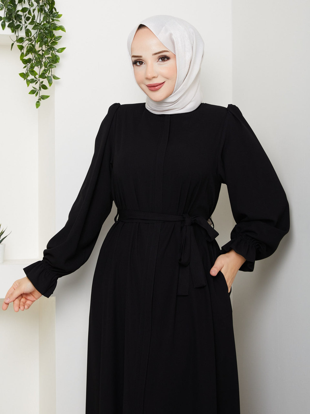 Siyah Papatya Model Ferace - Safir Medine İpeği - yakın çekim detay